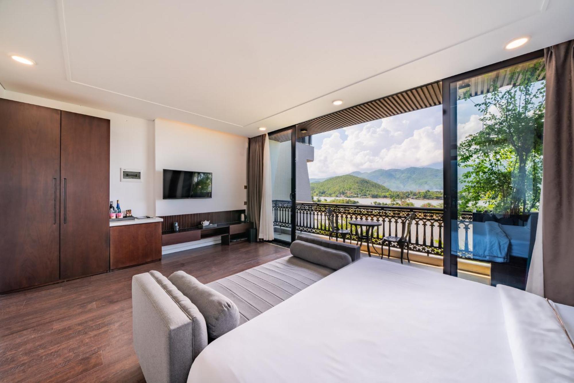Cami Riverside Resort Da Nang Buitenkant foto