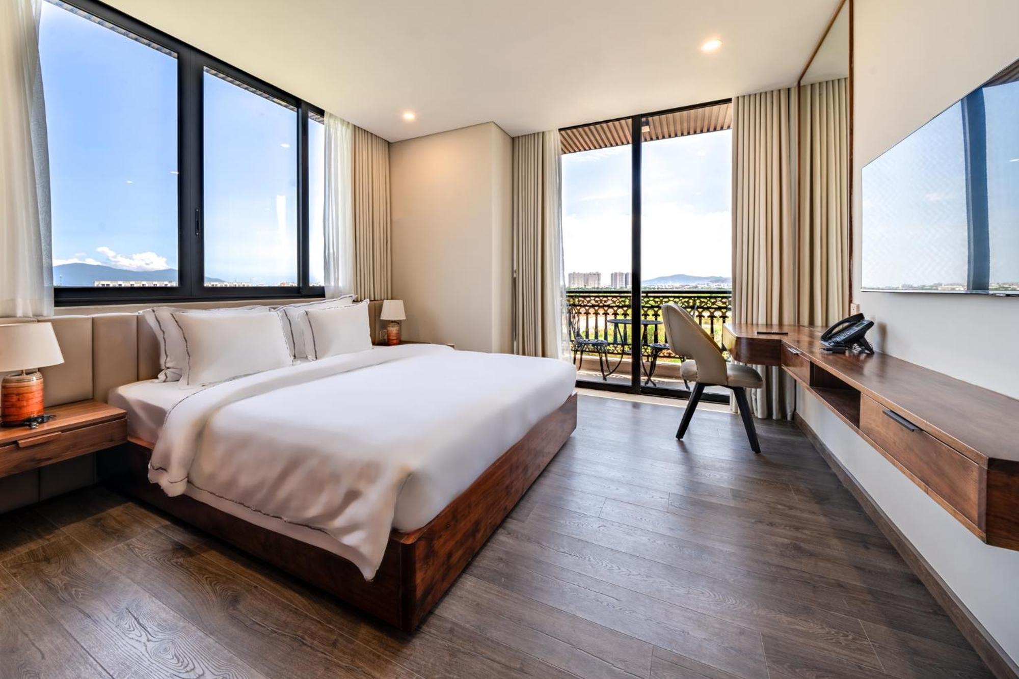 Cami Riverside Resort Da Nang Buitenkant foto