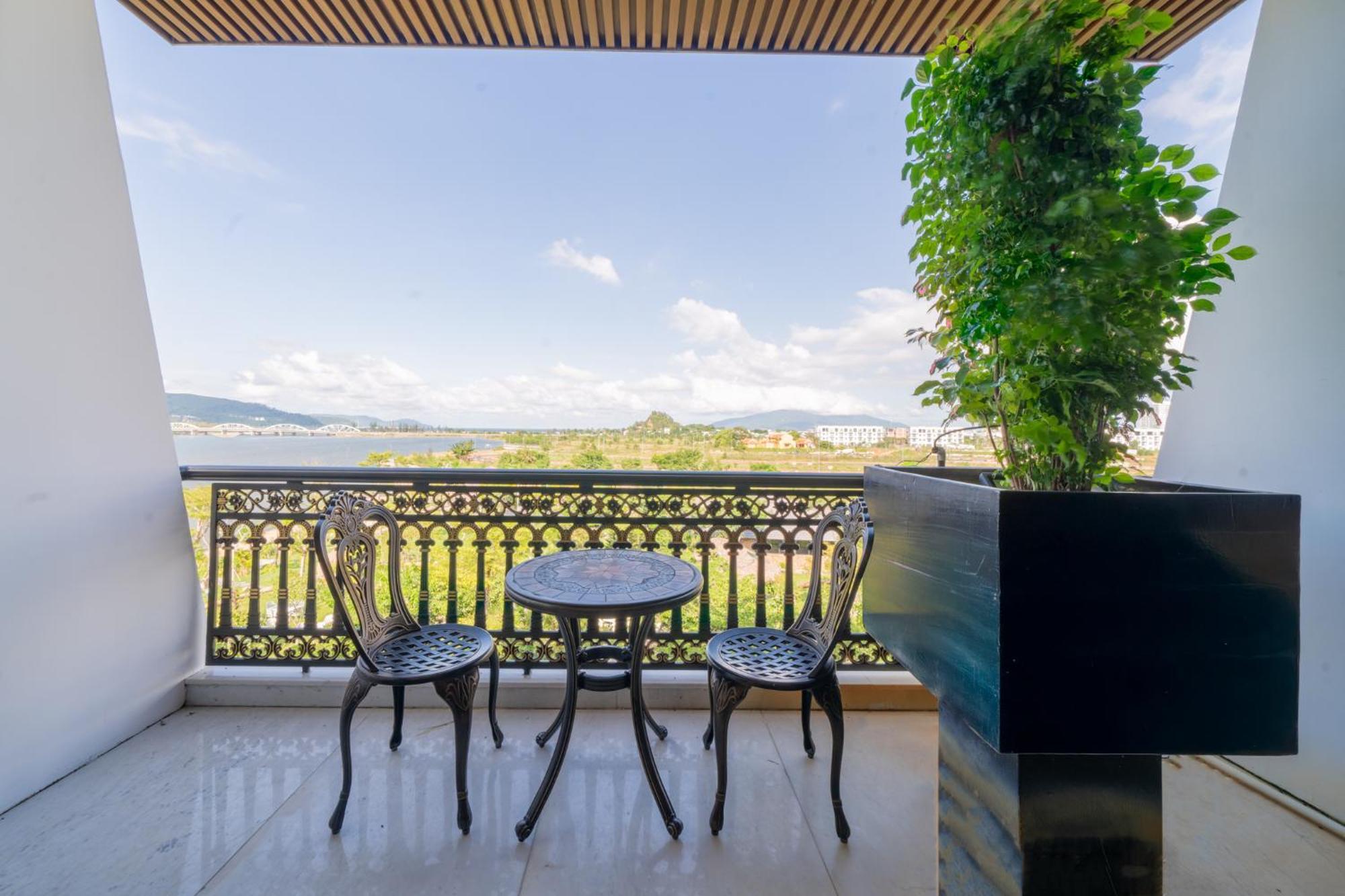 Cami Riverside Resort Da Nang Buitenkant foto