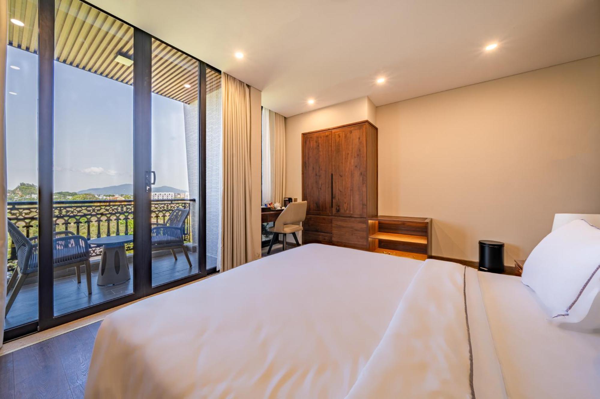 Cami Riverside Resort Da Nang Buitenkant foto