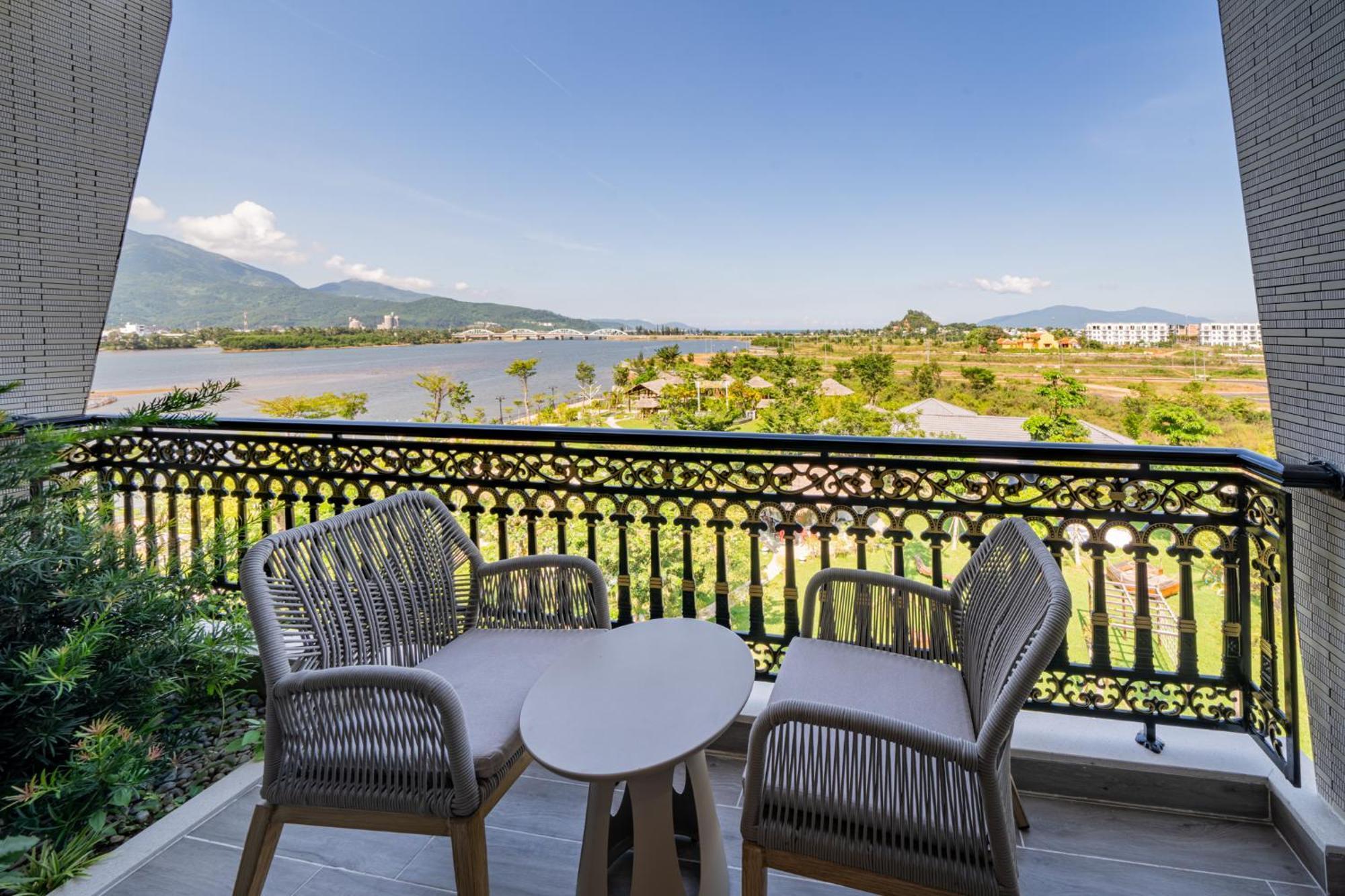 Cami Riverside Resort Da Nang Buitenkant foto